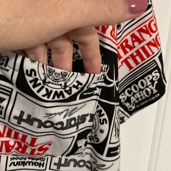 Netflix Stranger Things  2 piece pajama set. - Picture 3 of 10